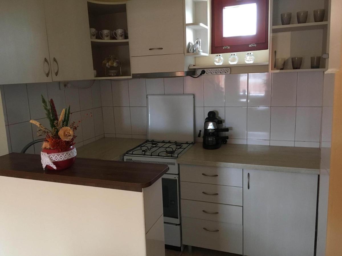 Bicsak Apartman Appartamento Joseni Esterno foto