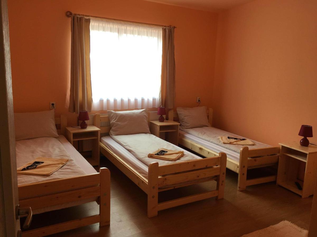 Bicsak Apartman Appartamento Joseni Esterno foto